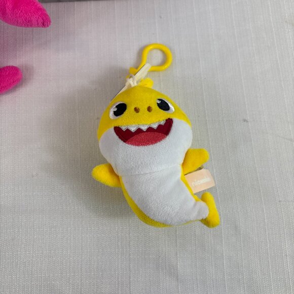 Pinkfong Baby Shark Mommy Daddy Plush Lot - Picture 2 of 7